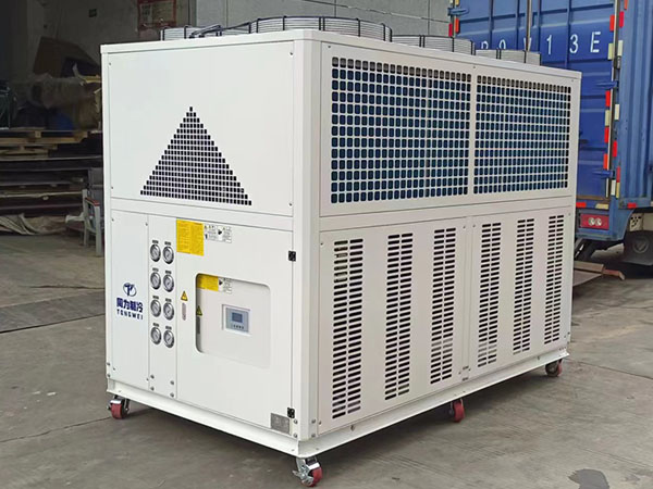 จัดส่งเครื่องฉีดพลาสติก Chiller 40 TR 50HP ให้กับลูกค้าซาอุดิอาระเบีย