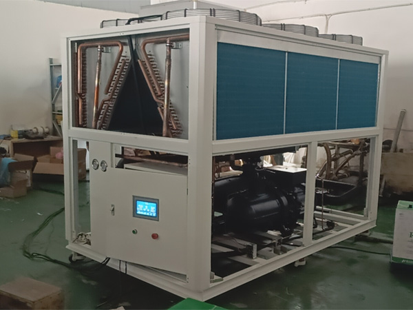 อะไรคือความแตกต่างระหว่างเครื่องทำความเย็นแบบสโครลระบายความร้อนด้วยอากาศและเครื่องทำความเย็นแบบสกรูที่ระบายความร้อนด้วยอากาศ?